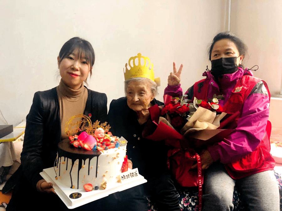 基层 社区提供 家人 服务 百岁老人的幸福生活 王珍花