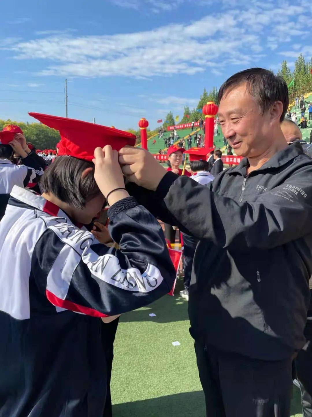 学党史敬先锋听党话跟党走河北安平中学隆重举行2019级十八岁成人礼