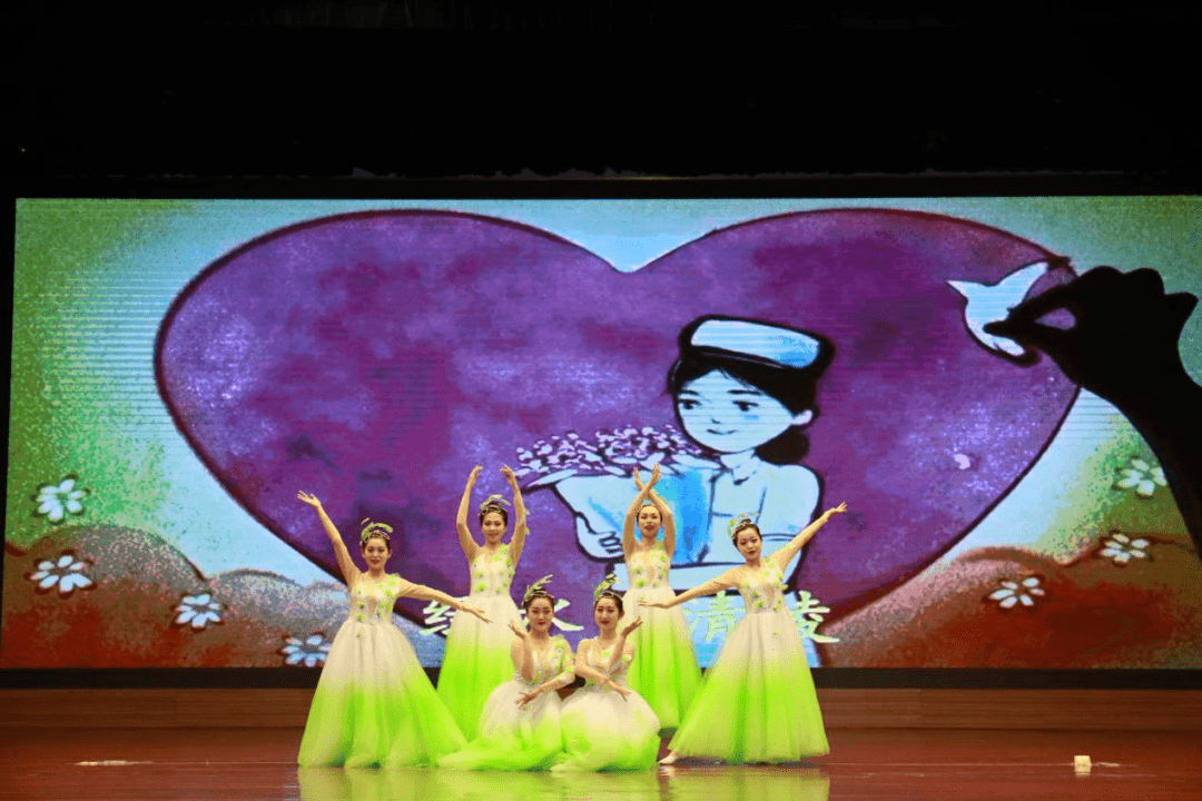 传承红色基因,创新发展护理——我院举办5.12国际护士节表彰大会