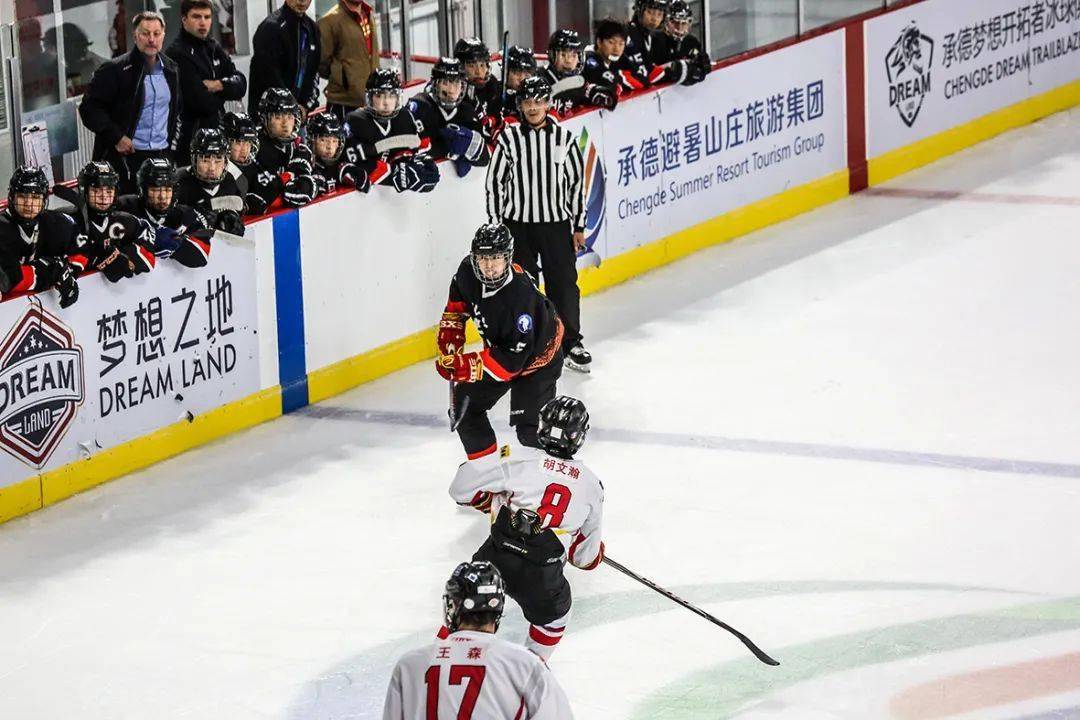 新乐体|冰球名宿王安福 谈青少年冰球