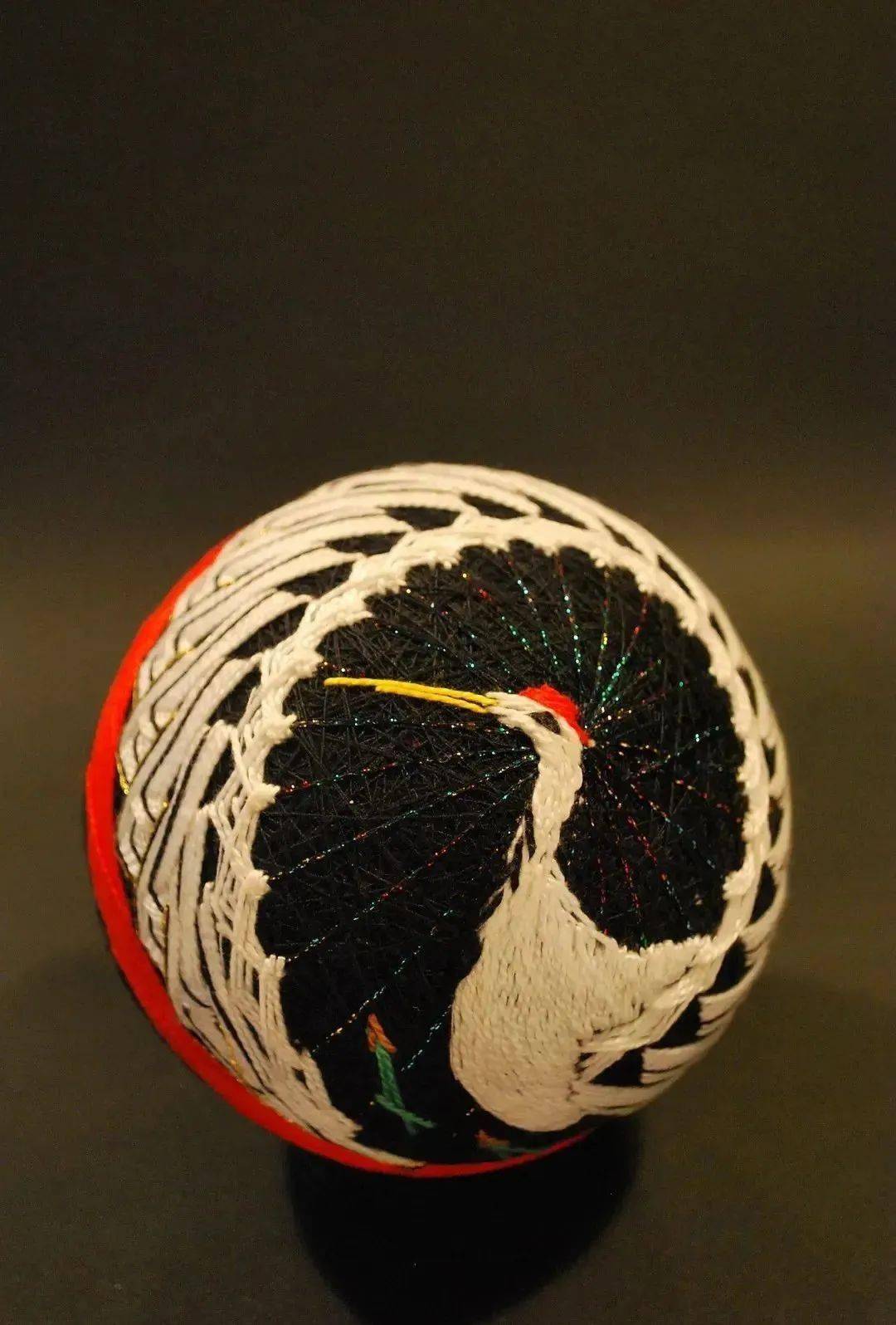 97岁奶奶30年做500个花球:前半生为爱煲汤,后半生为梦流浪