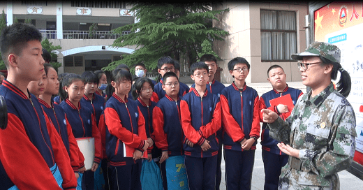 阳泉市人防办走进实验中学进行防空防灾知识宣传