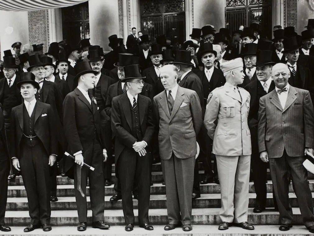 历史上的今天丨被东德包围的西柏林,怎样与西德联系?