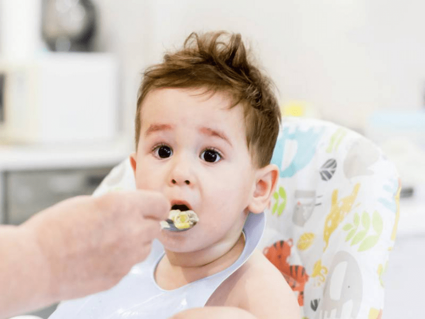 三種水果讓孩子積食難消，不宜多吃，可以喝點酸奶加速消化