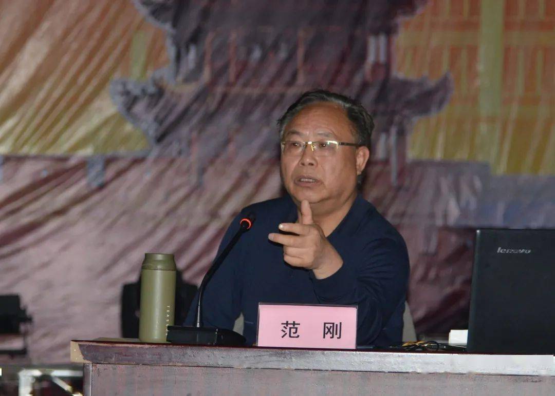 市教育局举办预防校园欺凌及青少年违法犯罪心理讲座_范刚