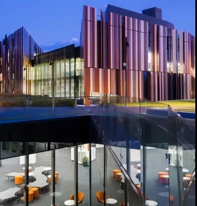麦考瑞大学图书馆夜景麦考瑞大学校内宿舍楼麦考瑞大学校医院麦考瑞