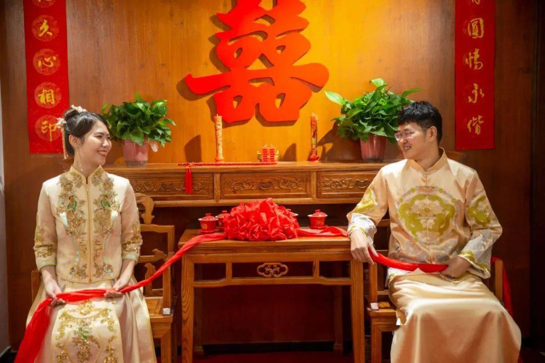 丽水今天最甜的地方一定是这里10对新人集体举行中式婚礼