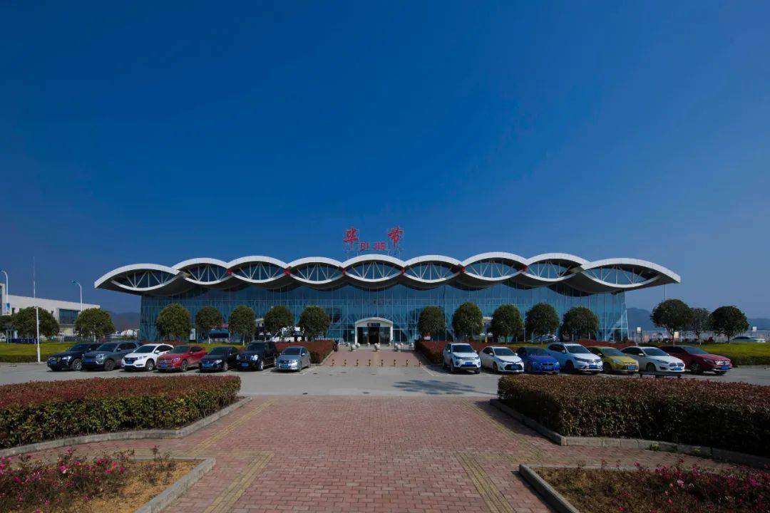 镇雄至赫章,赫章至六盘水,威宁至围仗等高速公路将建成通车,纳雍至