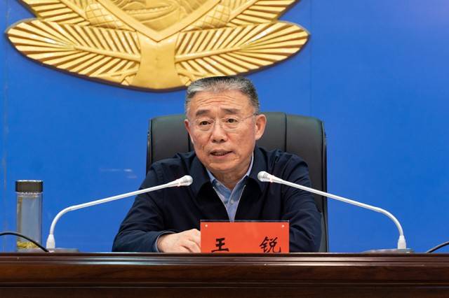 王锐在天水市政法队伍教育整顿查纠整改环节推进会上强调正视问题差距