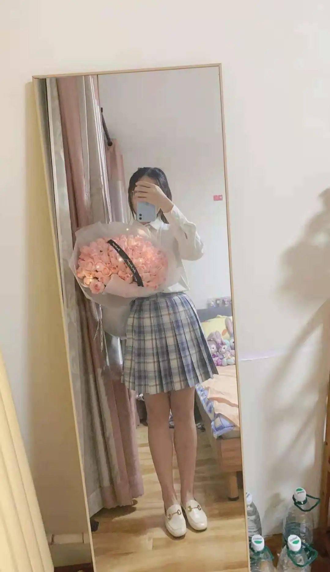 对了,五一穿jk去五棵松拍照,还有人问我需不需要高中辅导.