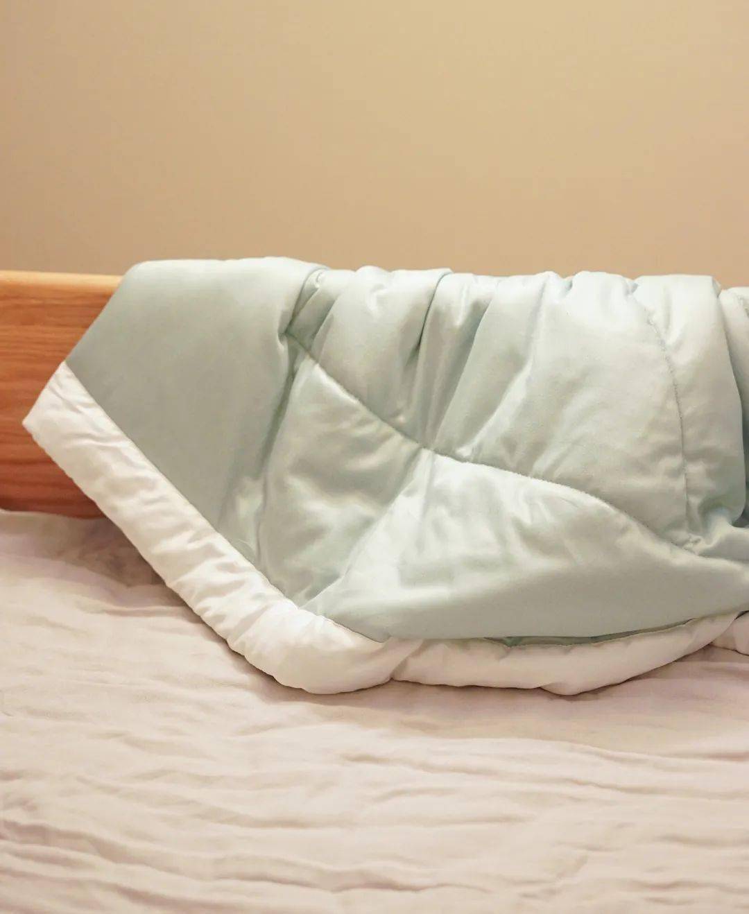 夏天盖着被子睡居然也这么凉快