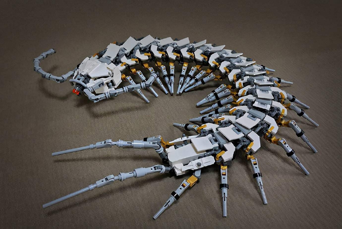 高手在民间模友自制乐高积木生物模型