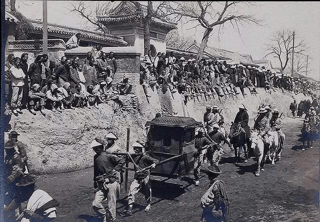 张勋率五千辫子军进京