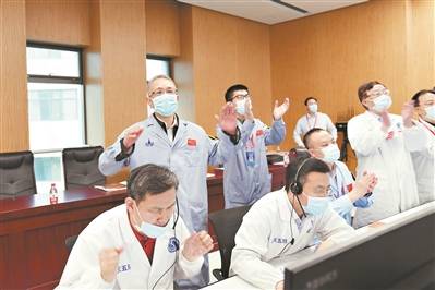 减速|“天问”帅气着陆 “祝融”开巡在即