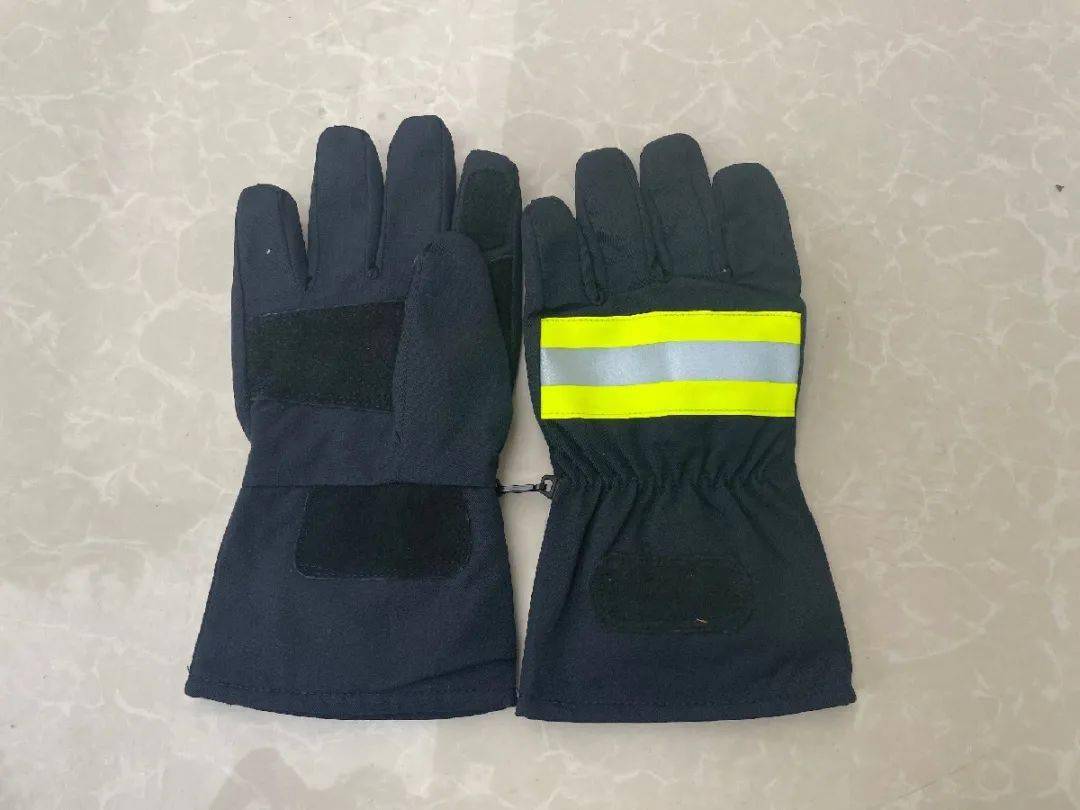 消防员们的个人防护装备丨第二期