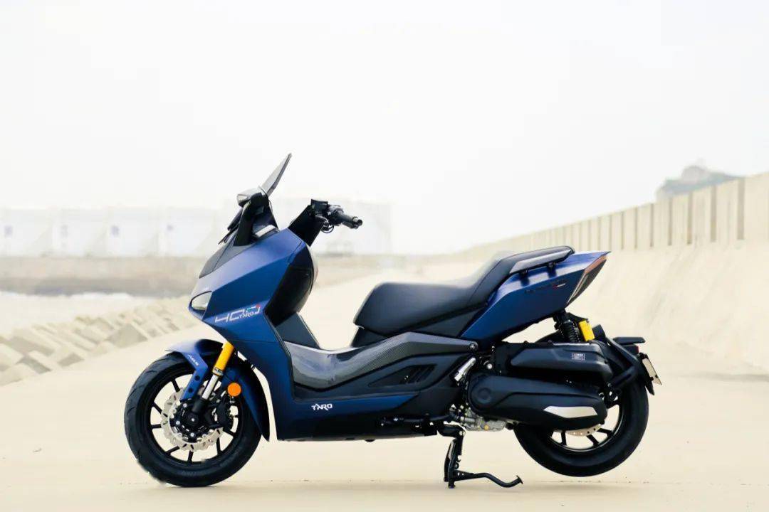 23980元台荣发布单缸水冷踏板探路者tr400