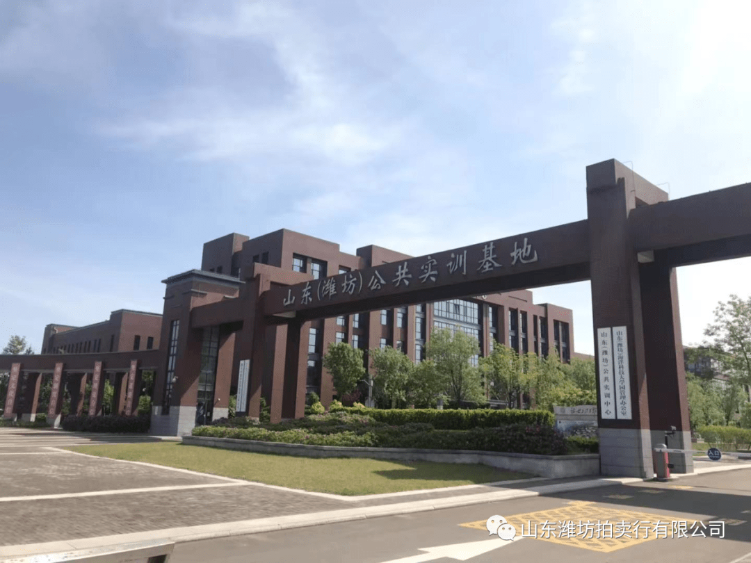 这里新概念书城吸引着千家万户;这里新迈尔数字小镇企业员工3千多人