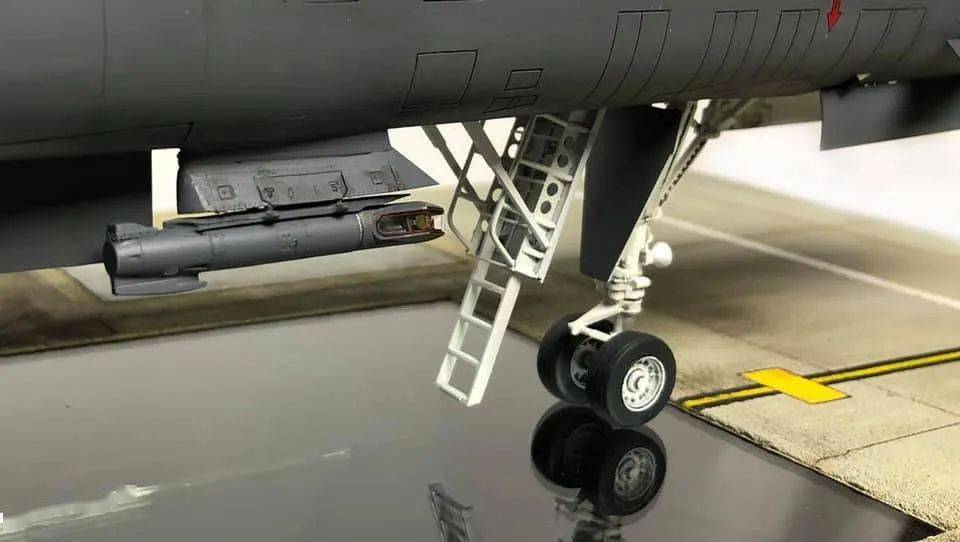 折翼的天使 - b-1b枪骑兵战略轰炸机