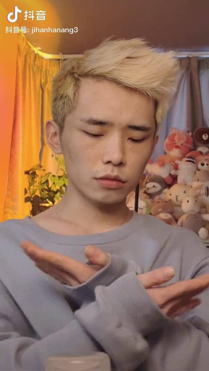 看发型识人设季憨憨昂漫画发型挑战