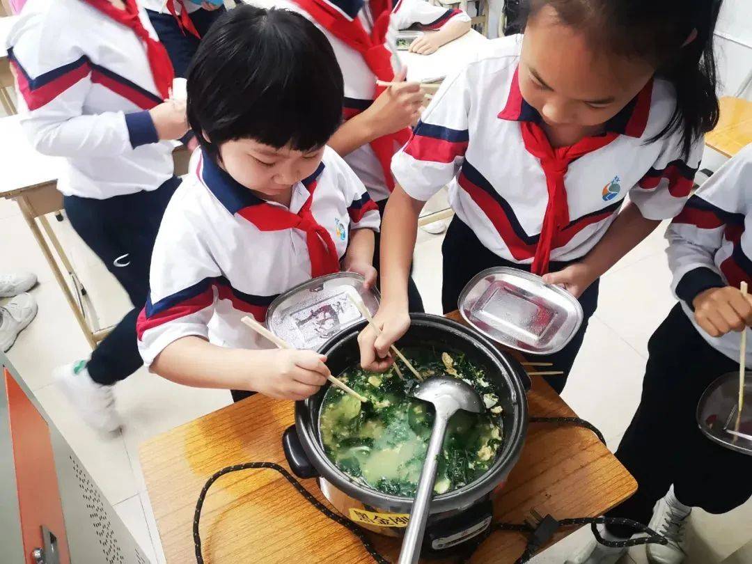 勞動真有趣芳村實驗小學勞動實踐基地讓孩子感受勞動的樂趣