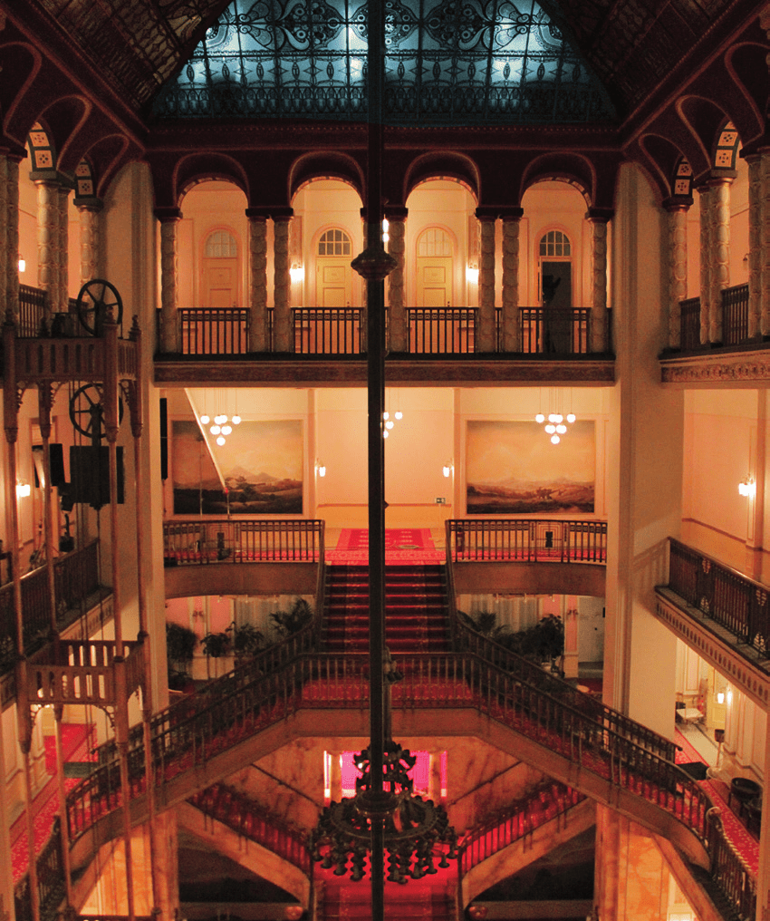 《布达佩斯大饭店》,除了"美"还藏着怎样的秘密?