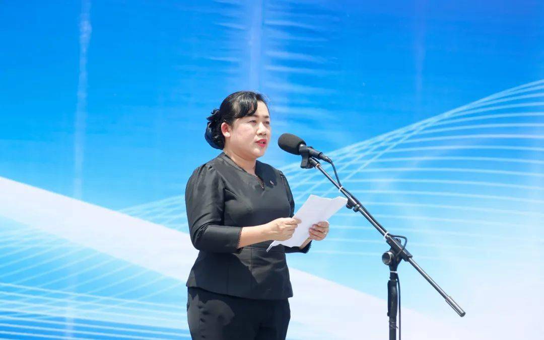 卢峰在致辞中表示,柬埔寨是中国的铁杆朋友,双方战略对接全面推进