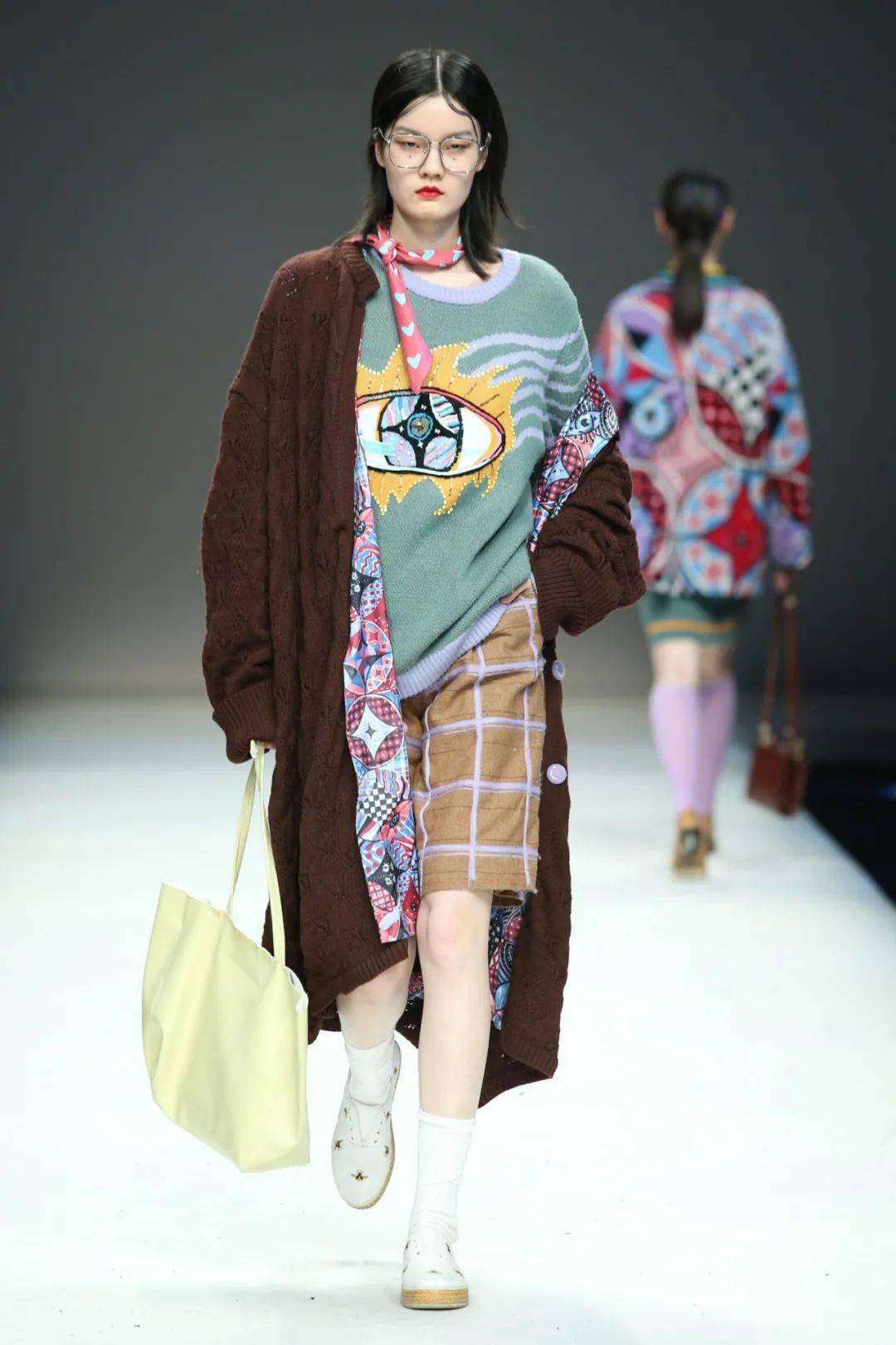 北服服装设计专业本科优秀毕业作品亮相2021中国国际大学生时装周