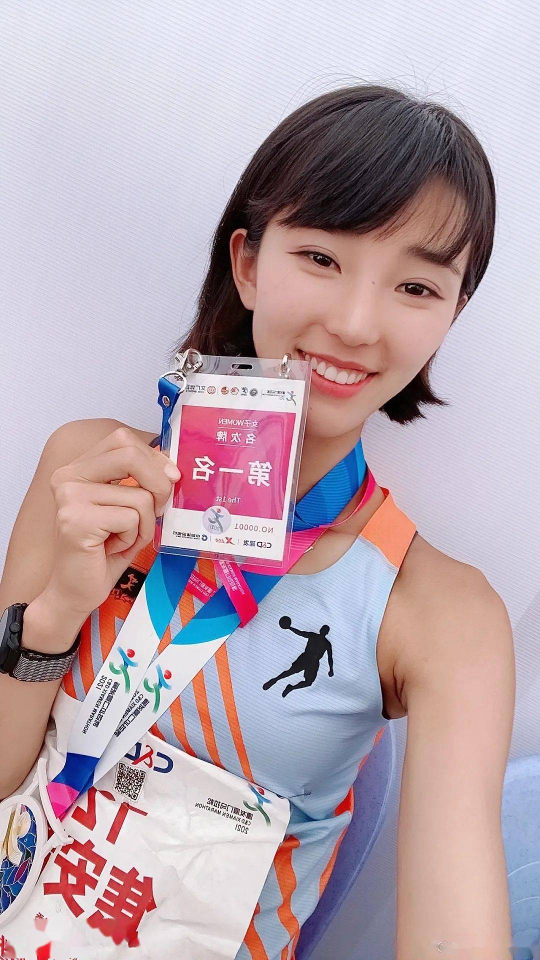 跑步女神焦安静官宣领证,冠军收割机终于收获爱情!