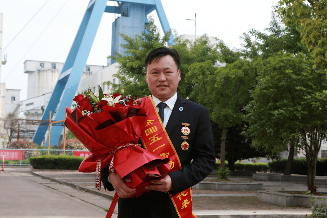 榜样人物丨全国五一劳动奖章获得者杨朋伟