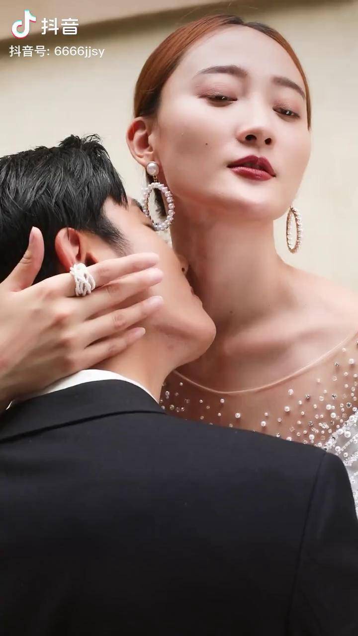 都说kiss是借位的大特写以证真实苗苗vivi史蒂文