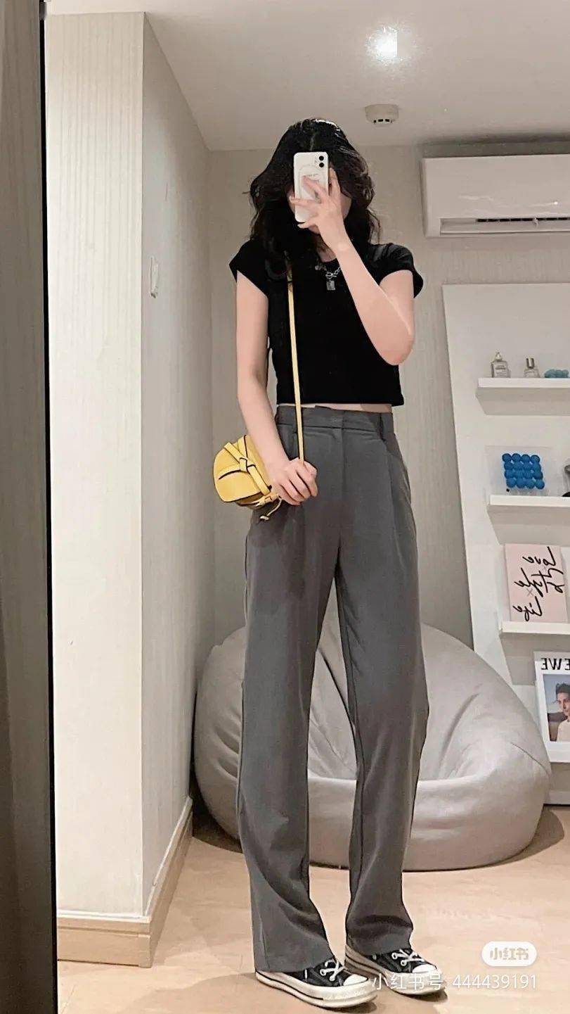 慵懒感美女穿搭推荐 93ece9398dc5420db9c40b1269643ac4.jpeg