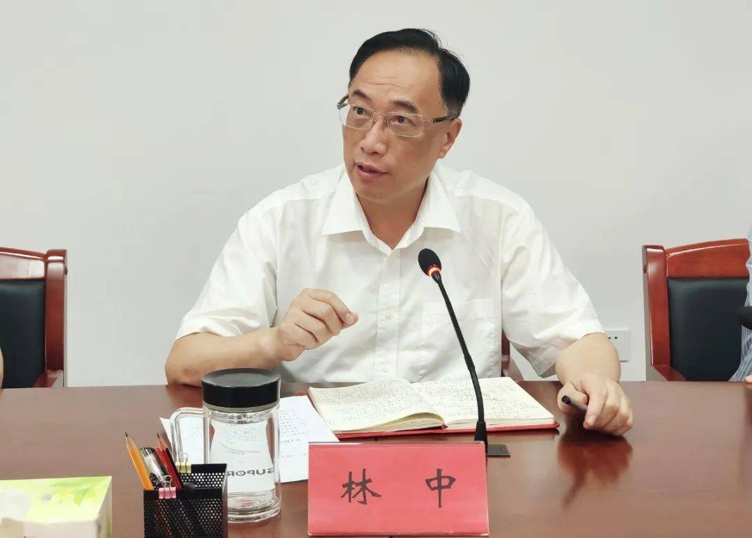 市人大常委会副主任俞大军,蔡和斌及机关全体干部职工参