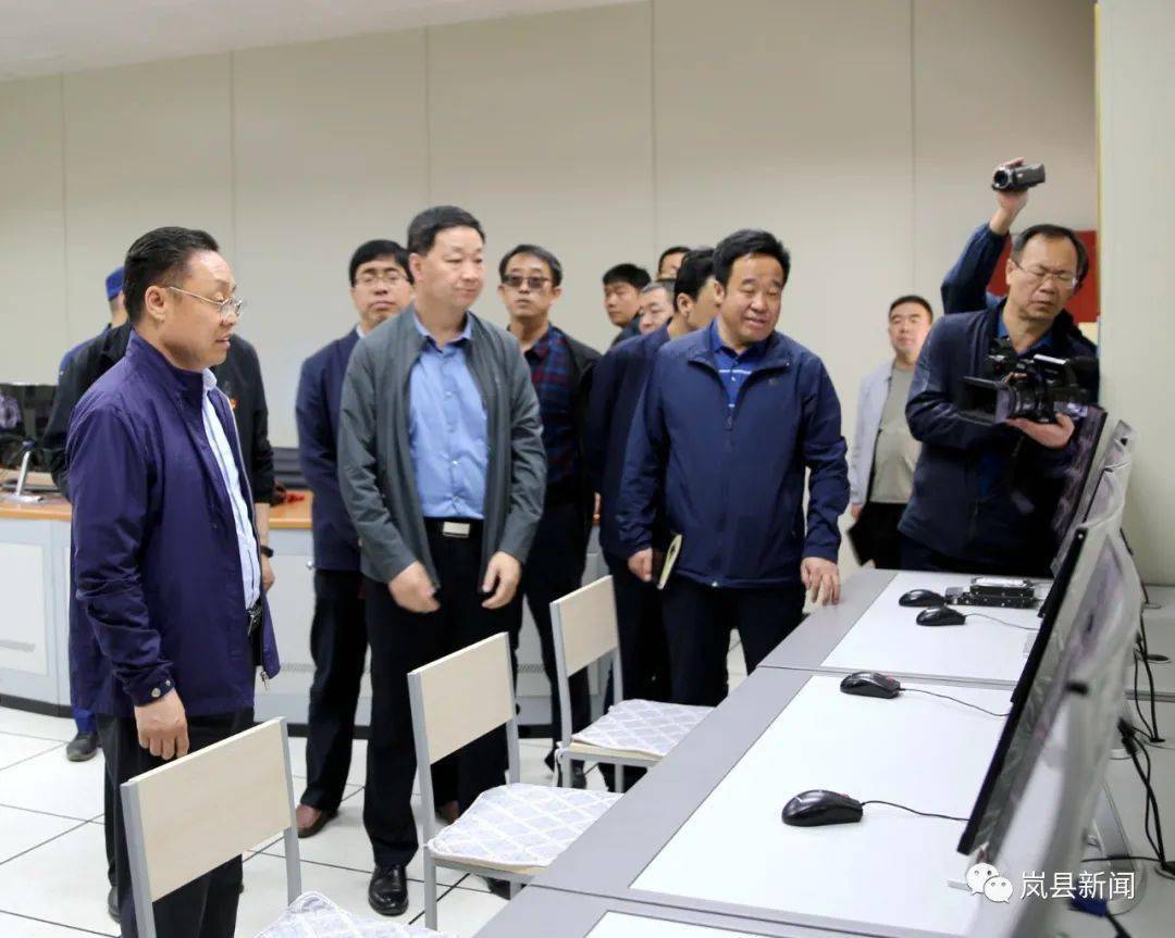 在岚县高级中学,乔云还深入视频监控室,保密室,详细了解疫情防控,考务