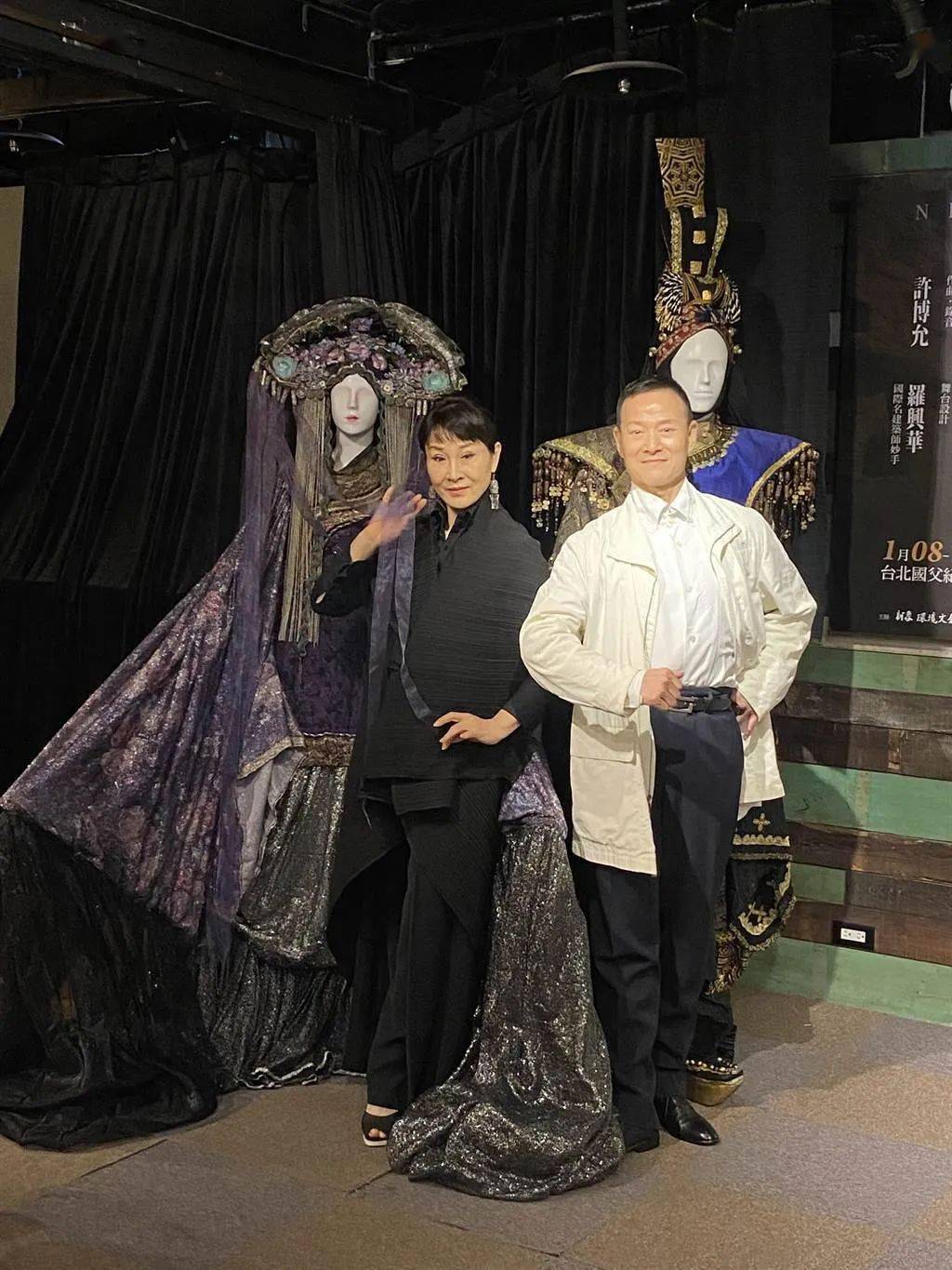 魏海敏(饰米蒂亚),吴兴国(饰颉生)【主演】叶锦添【服装设计】许博允