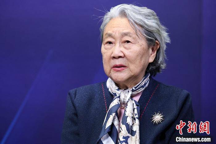 中国焦点面对面他是国家的总理不是周家的