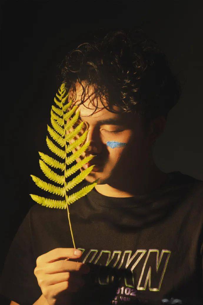 95后回村把奶奶拍成国际超模:中国奶奶,你们太时髦!_李启航