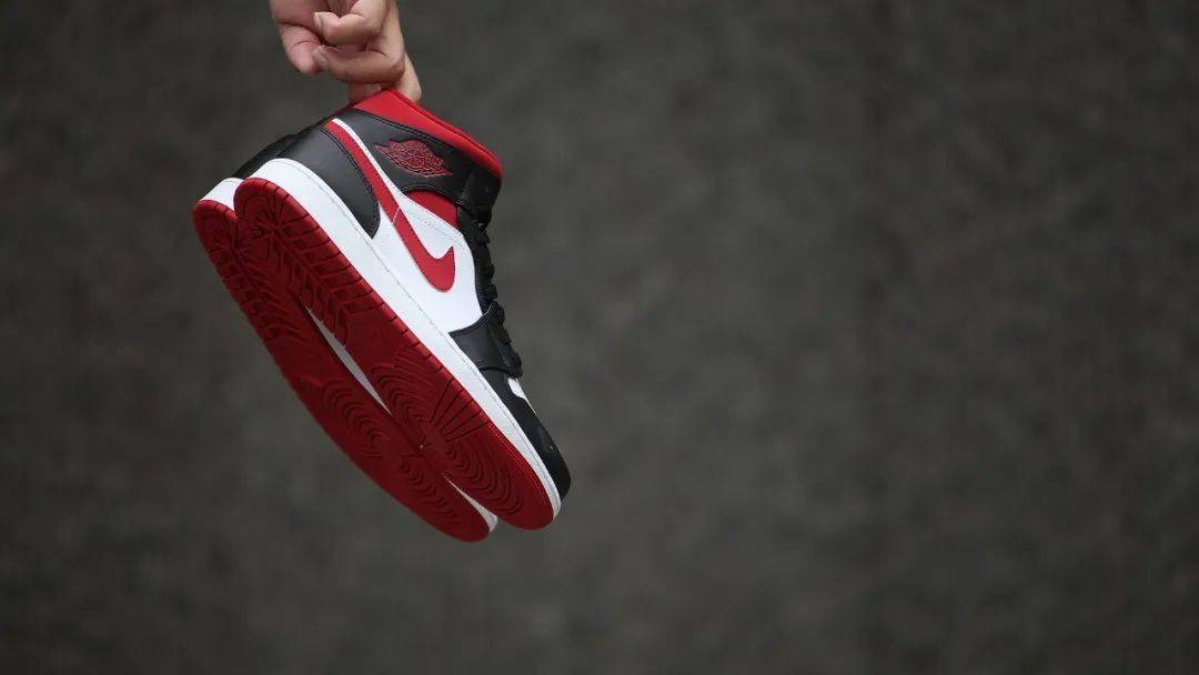 airjordan1midmetallicredxh55限量发售