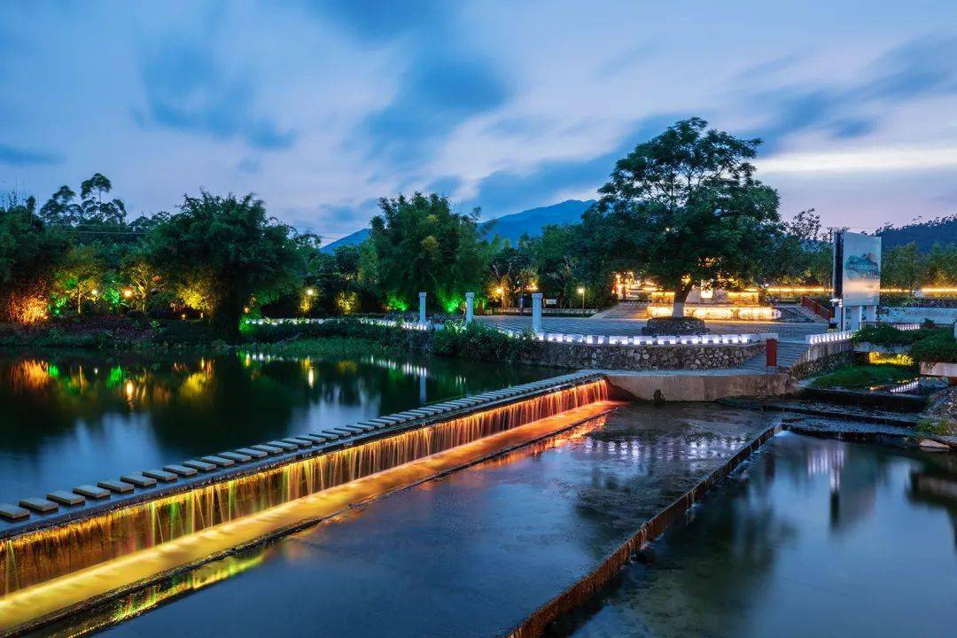 绝美夜景新兴这五光十色的芦溪芳甸你还没来过