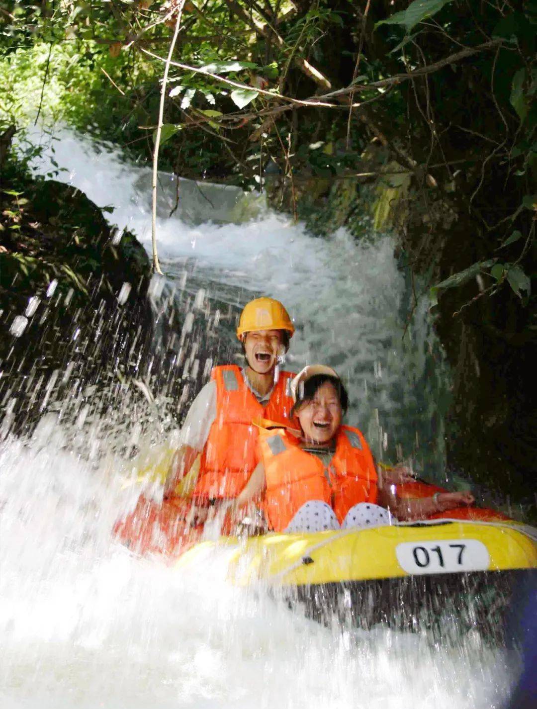 河源巴伐利亚庄园,福源寺,国医国药温泉,野趣沟暗洞漂流,入住铂莱顿
