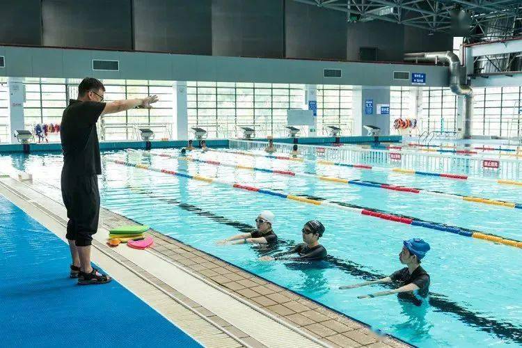 万众瞩目的游泳课程来啦