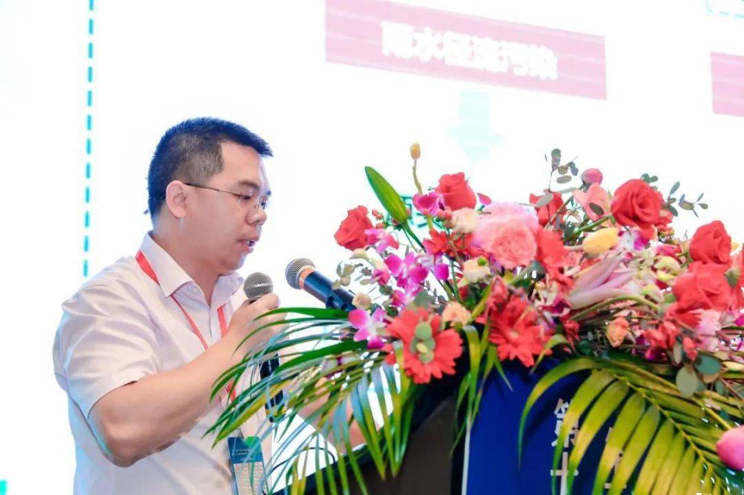 泉州市人民政府副市长朱启平,(国家)建筑材料工业技术情报研究所所长