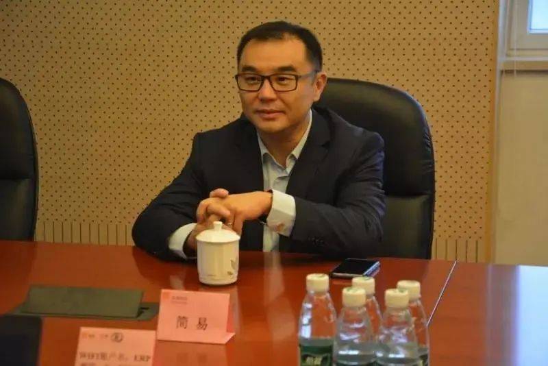 山西汾酒副董事长简易调任至华润集团,陈鹰拟接替简易的董事职务