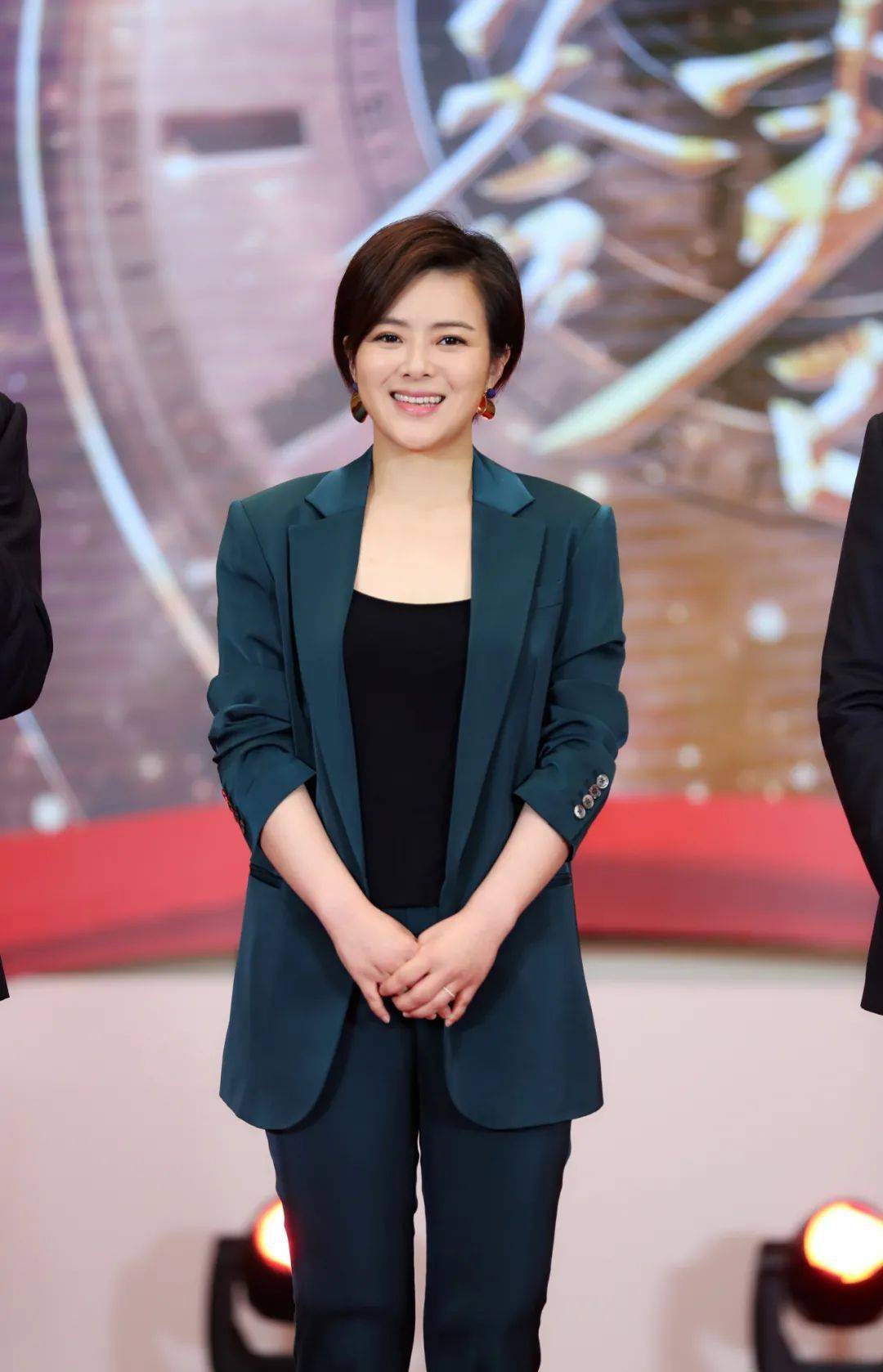 节目制作人兼总导演陈辰在现场对各位领导制作团队成员对节目的支持