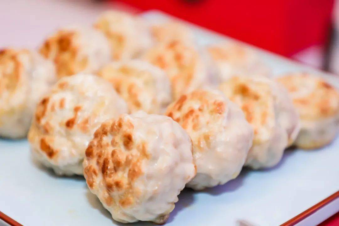 玉米饺地瓜干炭烘油豆腐临安各地传统小吃数不胜数,每到节庆活动时节