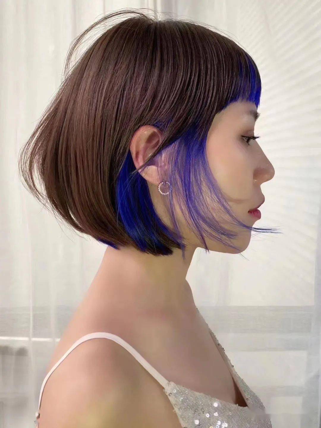 2021夏天超火的挂耳染短发