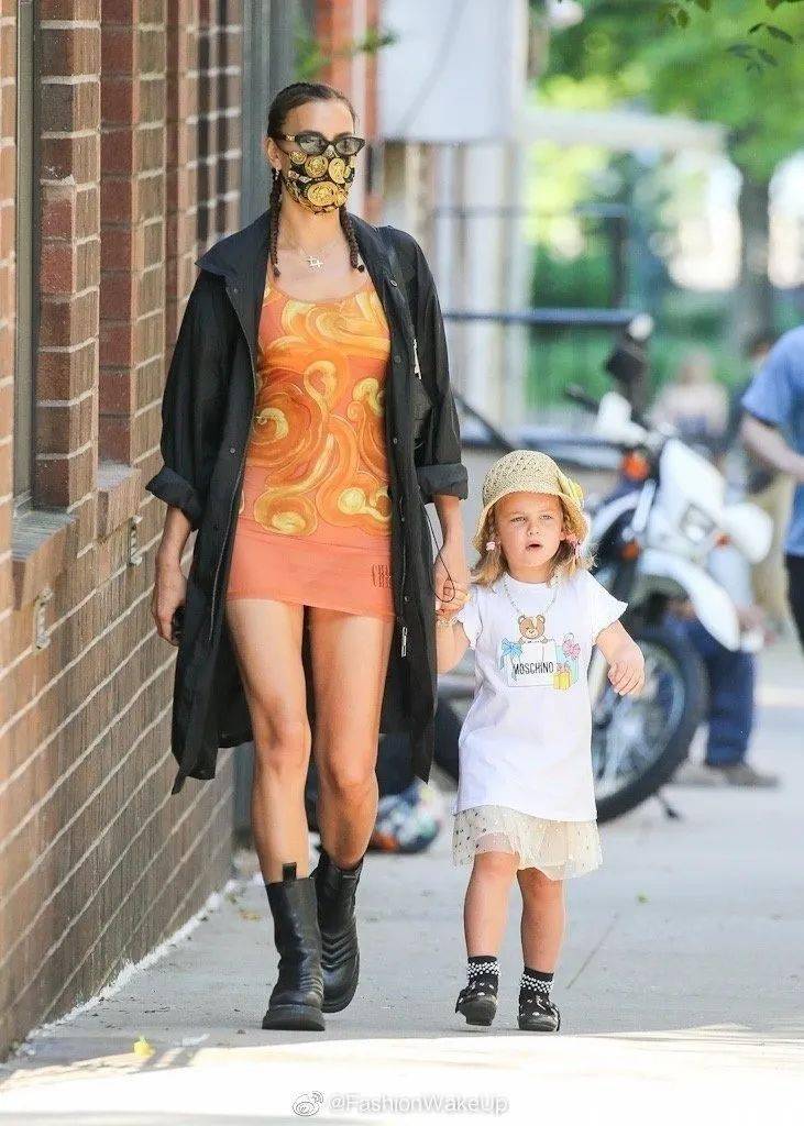 现年35岁的irina shayk在2019年与bradley cooper分手后一直处于单身