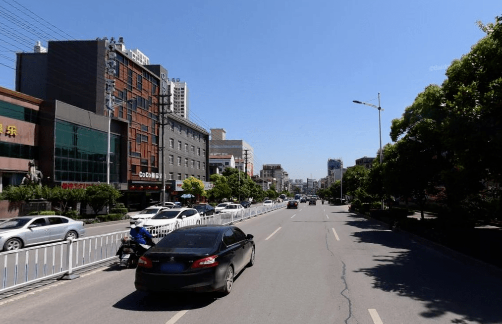 荆门白云大道北段改造本周启动拓宽至双向8车道拆除道路侧分带