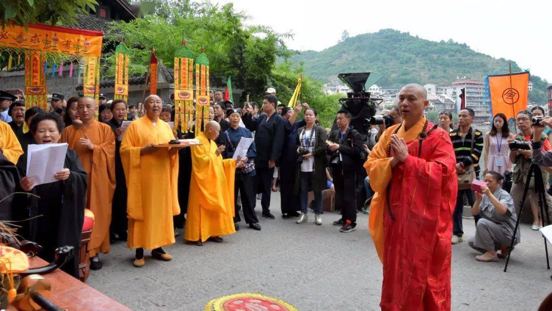 细说镇远传统龙舟文化节习俗之祭龙仪式