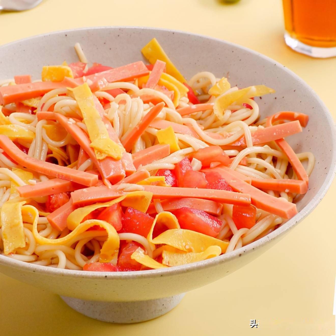 番茄火腿凉面