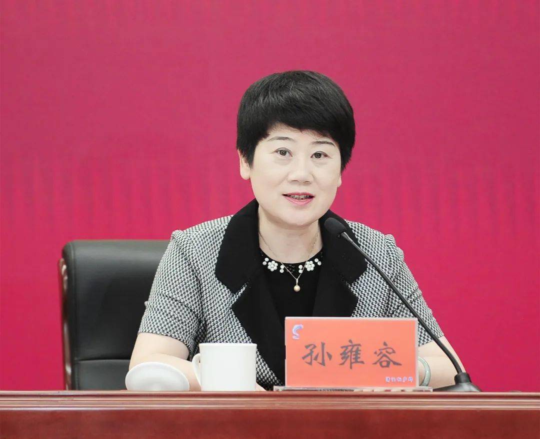 桐庐县一院医共体代表吴国平,桐庐县一院医共体院长钱申贤,桐庐县卫健